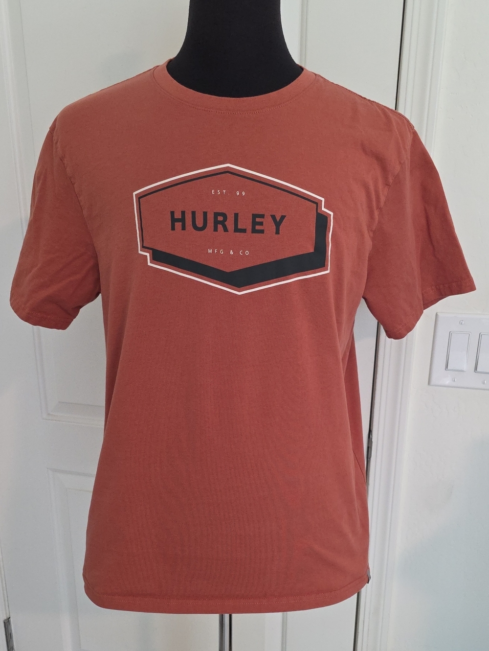 Hurley Men's Rust Orange Logo Short Sleeve Tee